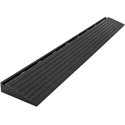 Rampa de transição para piso modular na cor preto